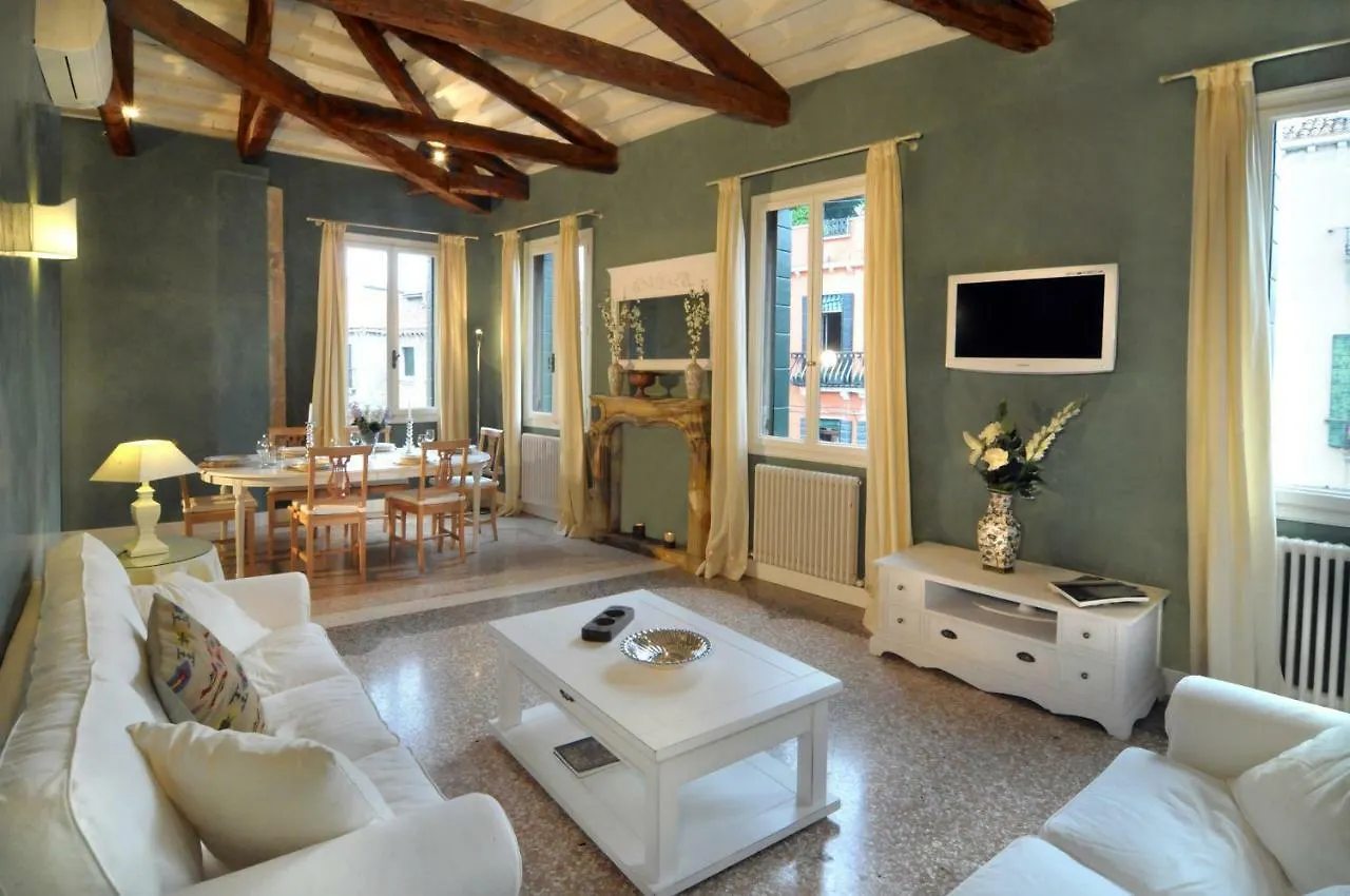 Ca' Dell'Artista Apartment With Terrace Benátky